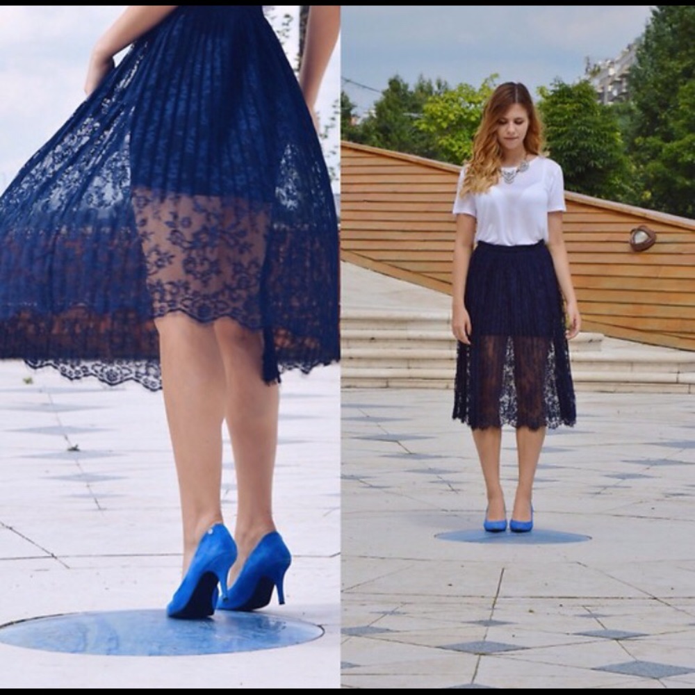 H&M Pleated Lace Skirt